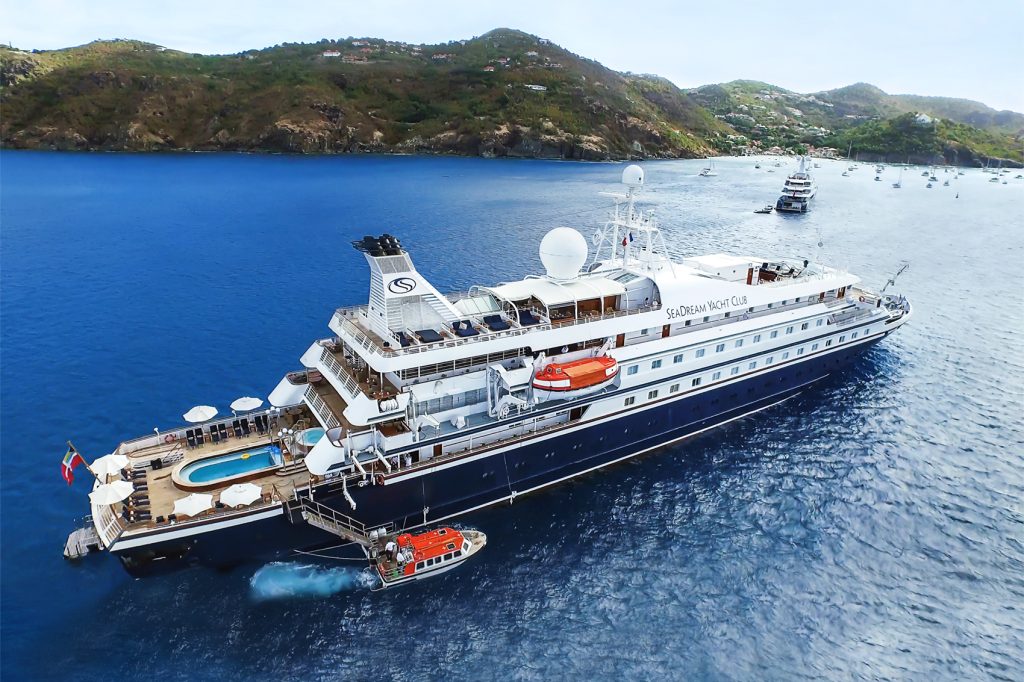 Salinas Recibe su Primer Crucero de Lujo